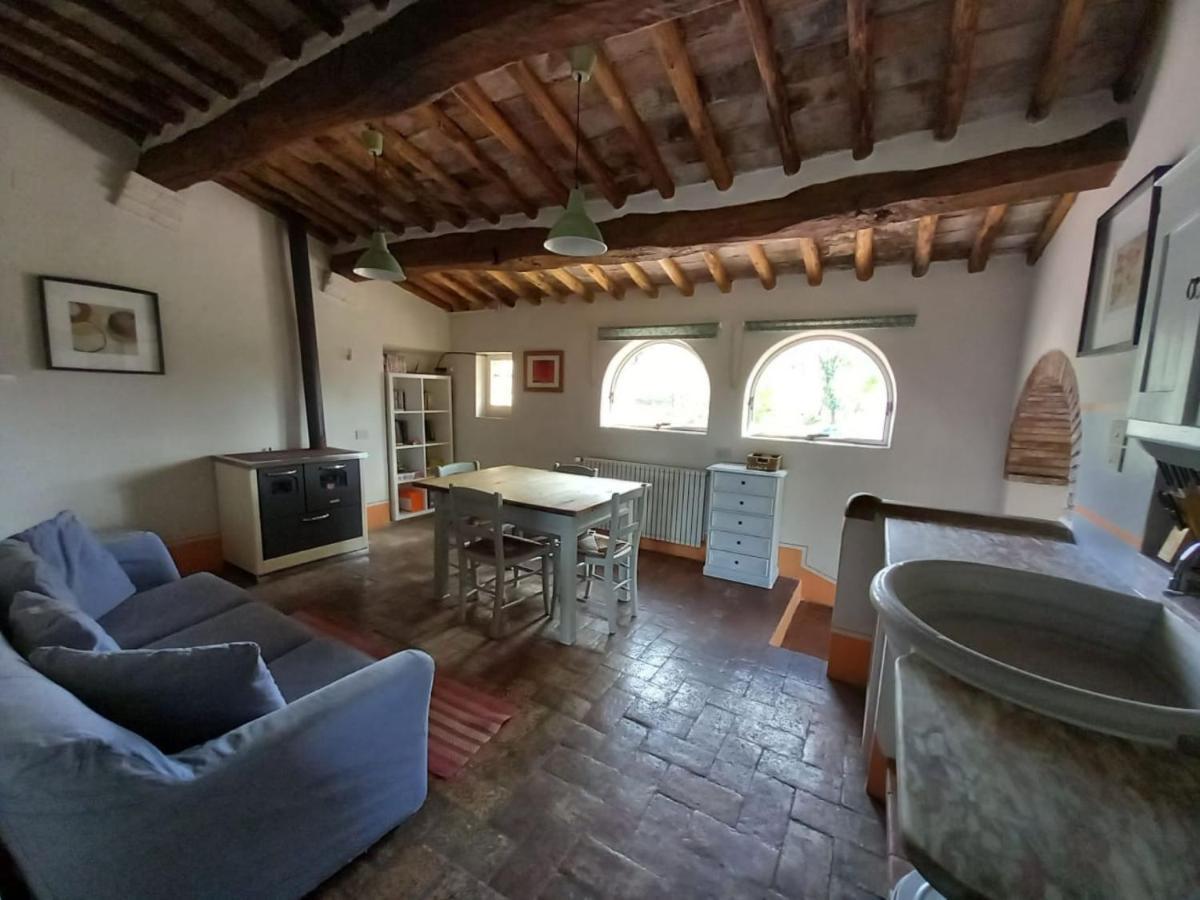 Agriturismo Timignano Apartment Monteguidi ภายนอก รูปภาพ